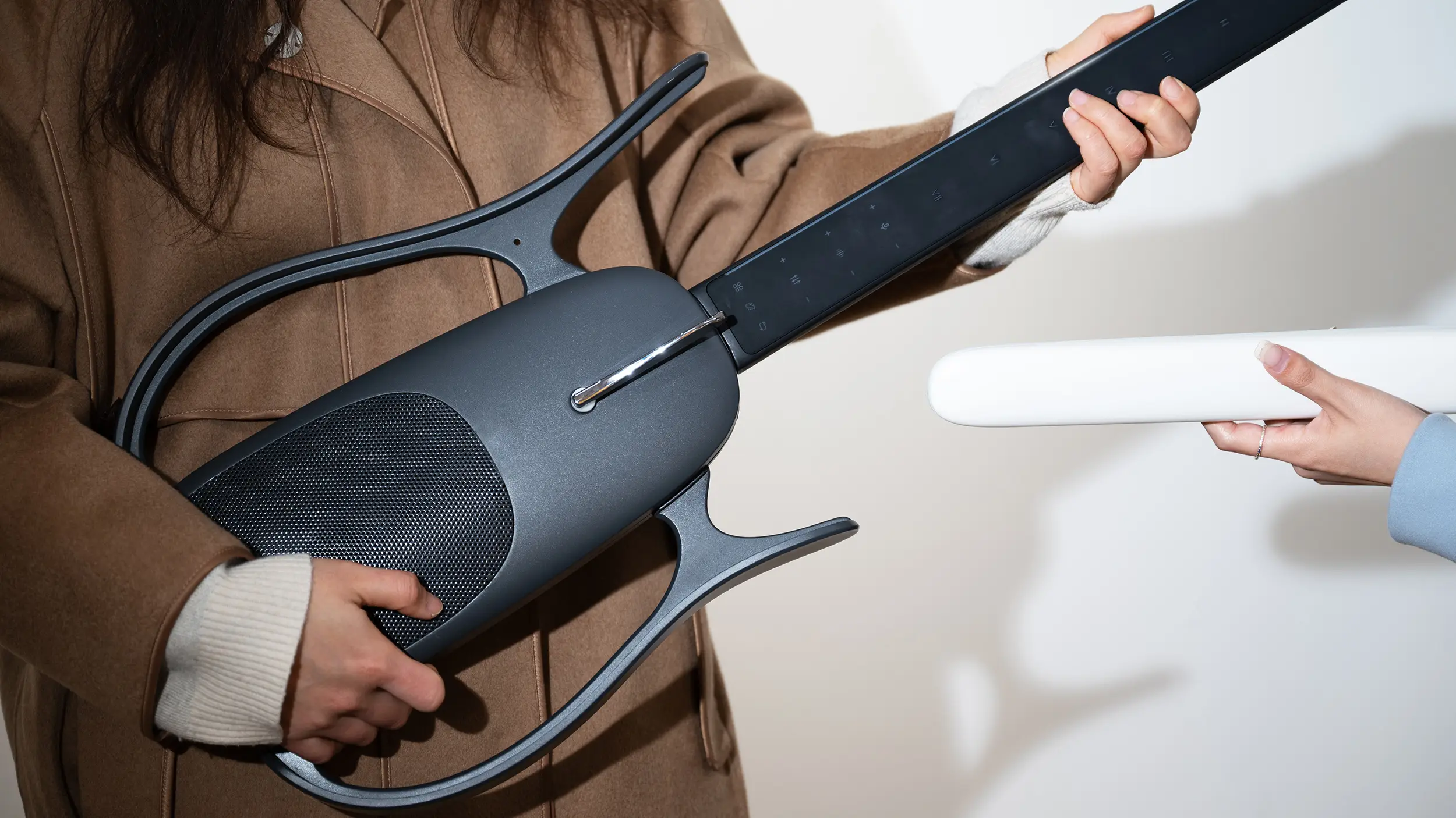 RIFFMATE: Intuitive Stringless Guitar